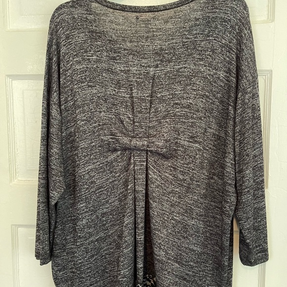 Black soft sweater top with lace. - Picture 3 of 12